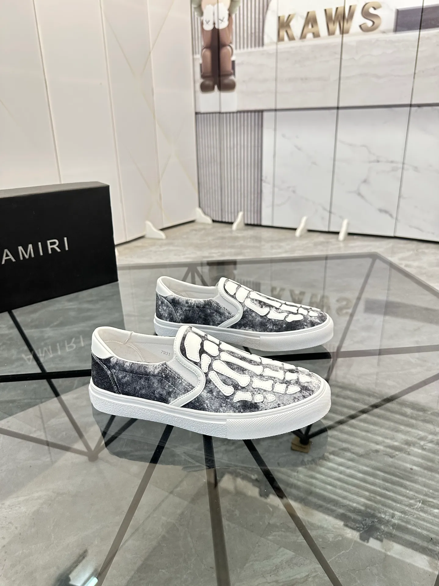 Men's shoes for sale 💰: 💰P420¥ Product trademark: AMIRI*「EMIR*] slip-on Regular size: 38-44 (can be customized to 37.45.46) Product materials: Upper imported original fabric spliced ​​cowhide, breathable lining, original outsole. No.: 1023